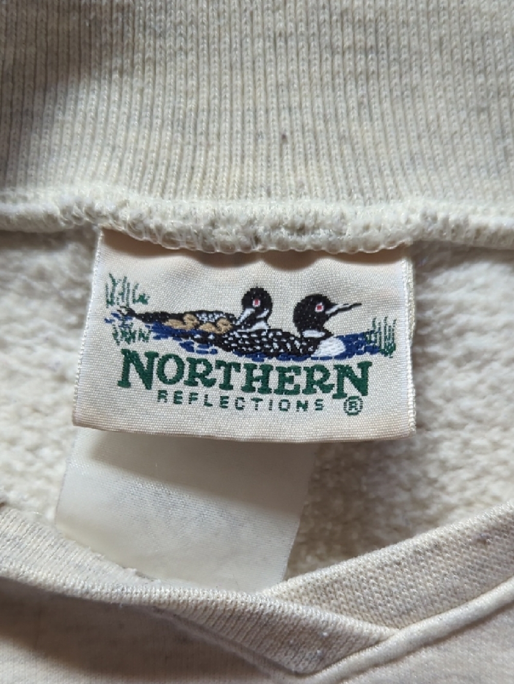 202-**VINTAGE**Northern Reflections Cream Pullover with Nature Graphic - Picture 2 of 6